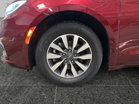 2022 Chrysler Pacifica Hybrid Touring L | Local Trade IN