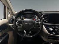 2022 Chrysler Pacifica Hybrid Touring L | Local Trade IN