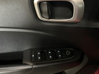 2022 Hyundai Venue Essential IVT w/Two-Tone | Ultra Low KM's