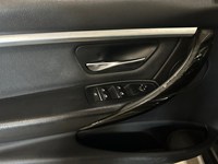 2018 BMW 330 330i xDrive | Low Km's