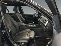 2018 BMW 330 330i xDrive | Low Km's