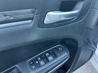 2021 Chrysler 300 Touring L AWD | Low KM’s