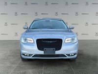 2021 Chrysler 300 Touring L AWD | Low KM’s
