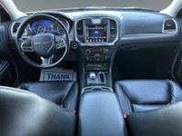 2021 Chrysler 300 Touring L AWD | Low KM’s