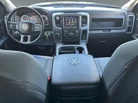 2021 RAM 1500 Classic Express 4x4 Crew V8 Hemi | Low KM’s