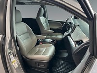 2017 Toyota Sienna XLE Limited | 7-Pass | AWD | Ultra Low KM's