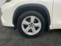 2020 Toyota Highlander LE | 7-Pass | Low KM's