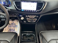 2024 Chrysler Pacifica Hybrid Premium S Appearance