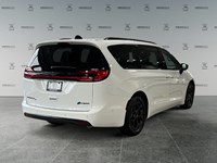 2024 Chrysler Pacifica Hybrid Premium S Appearance