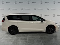 2024 Chrysler Pacifica Hybrid Premium S Appearance