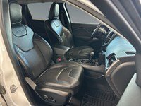 2019 Jeep Cherokee Limited 4x4 | Ultra Ultra Low KM's