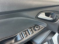 2017 Ford Focus SE | Low KM's