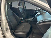 2017 Ford Focus SE | Low KM's