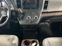 2017 Toyota Sienna XLE Limited | 7-Pass | AWD | Ultra Low KM's