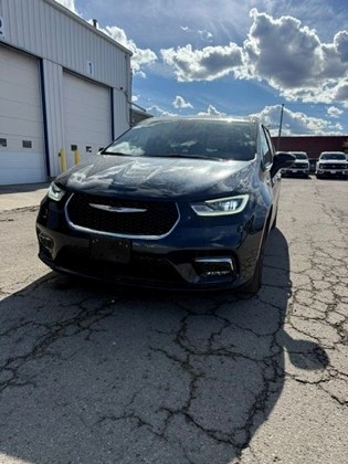 2025 Chrysler Pacifica Hybrid Select