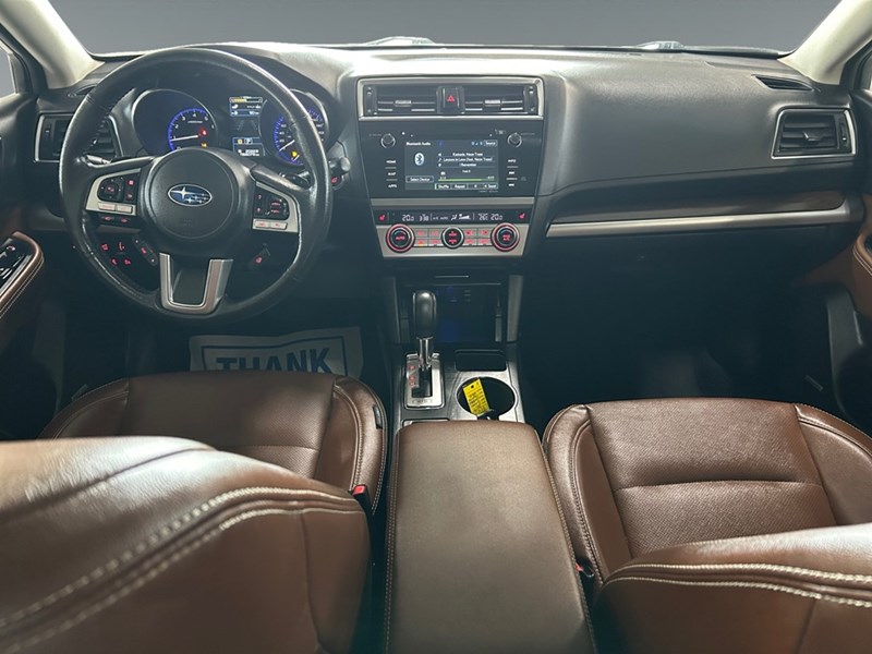 2017 Subaru Outback 2.5i Touring w/Tech | Ultra Low KM’s