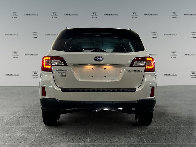 2017 Subaru Outback 2.5i Touring w/Tech | Ultra Low KM’s
