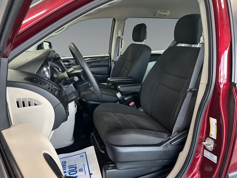2017 Dodge Grand Caravan Canada Value Package | Ultra Low KM's