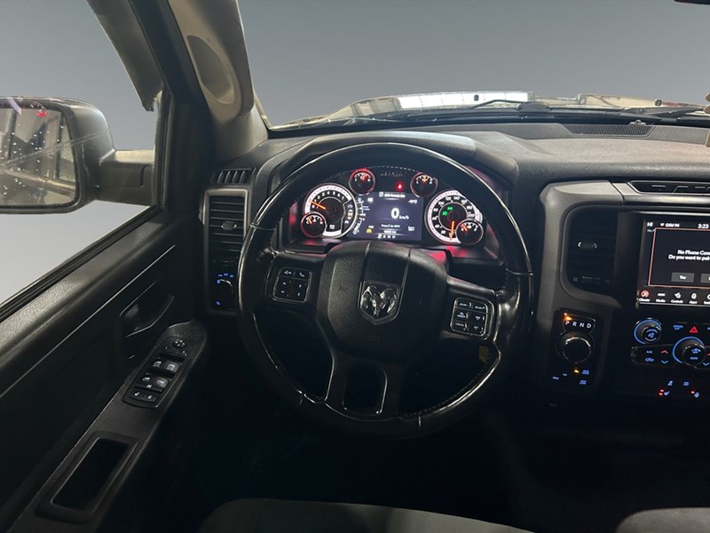 2021 RAM 1500 Classic Express 4x4 Crew Cab |Local Trade