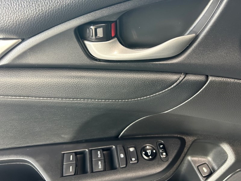 2020 Honda Civic Touring | Low KM's
