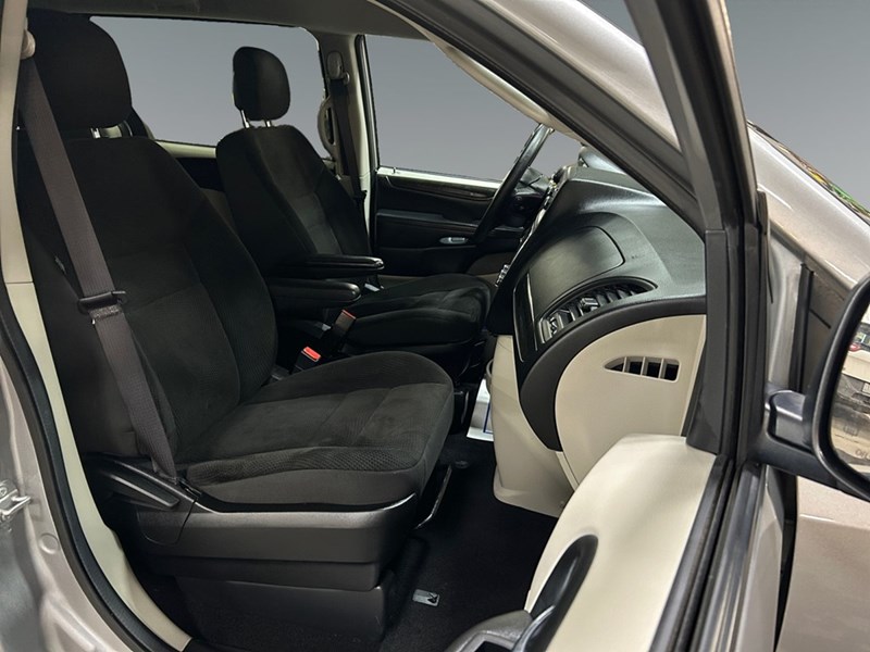 2017 Dodge Grand Caravan Canada Value Package | Ultra Low KM's