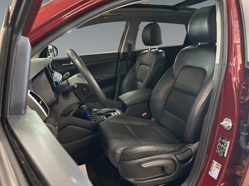 2020 Hyundai Tucson Preferred AWD w/Sun & Leather Package | Low KM’s