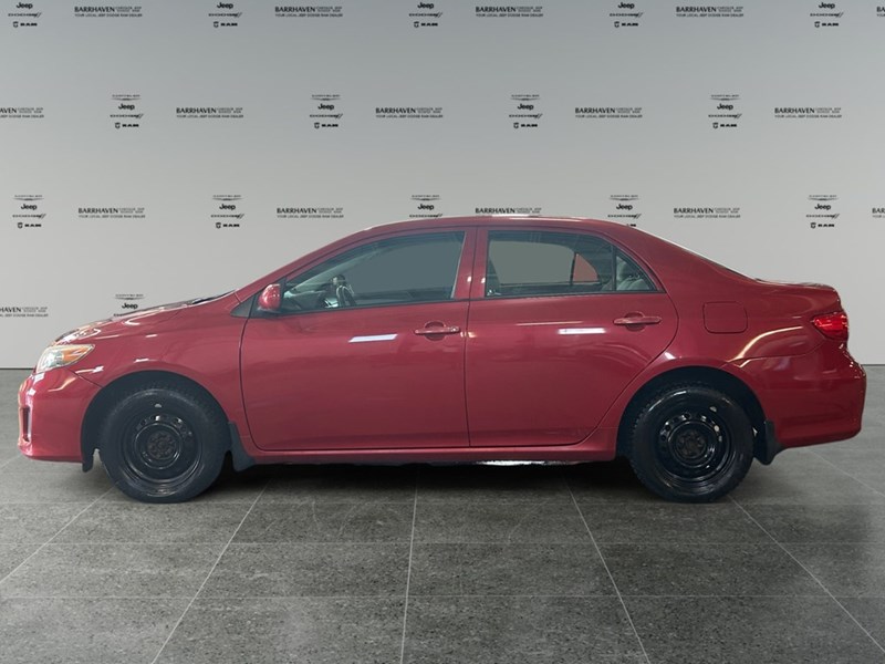 2013 Toyota Corolla 4dr Sdn Auto CE