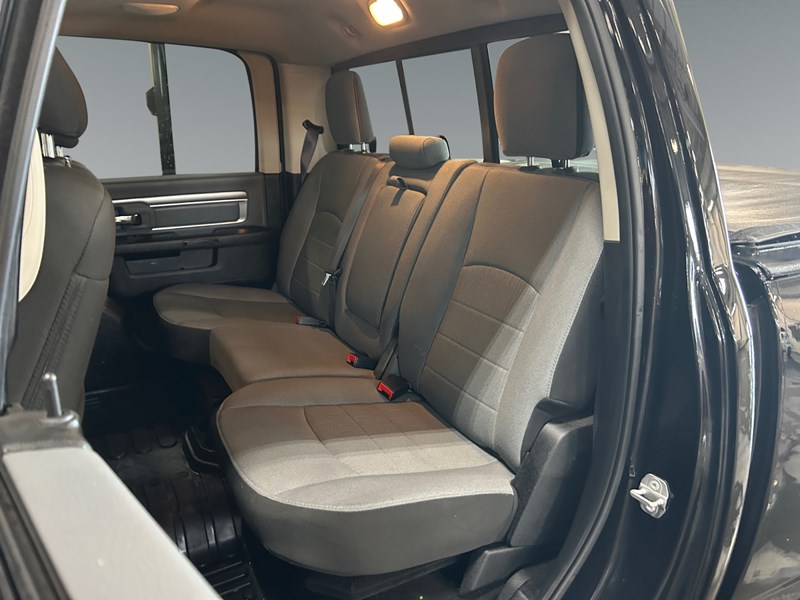 2023 RAM 1500 Classic SLT 4x4 Crew Cab | Black Appearance | Low KM's