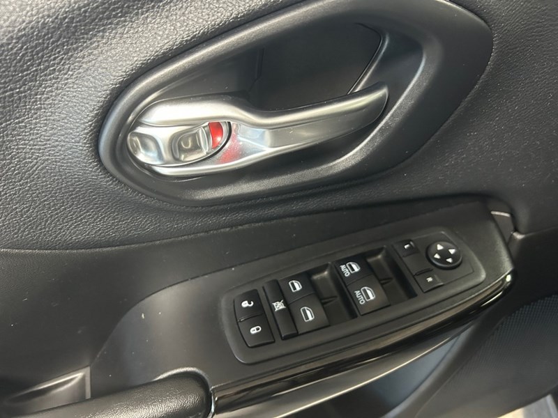 2019 Jeep Cherokee North | Low KM's