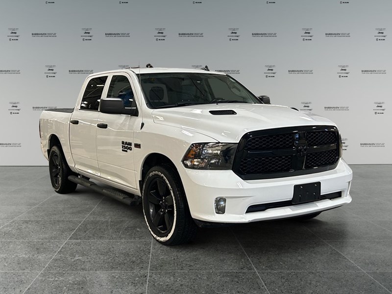 2021 RAM 1500 Classic Express 4x4 Crew Cab | Hemi V8 | Low KM's