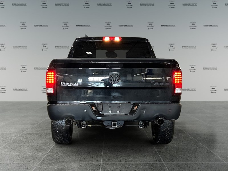 2022 RAM 1500 Classic Warlock 4x4 Crew V8 | Low KM’s