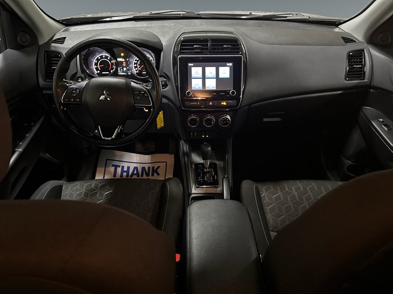 2021 Mitsubishi RVR SE AWC | Low KM's