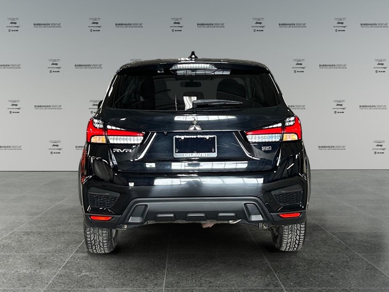 2021 Mitsubishi RVR SE AWC | Low KM's