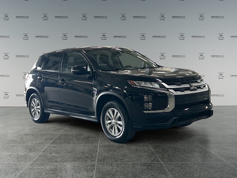 2021 Mitsubishi RVR SE AWC | Low KM's