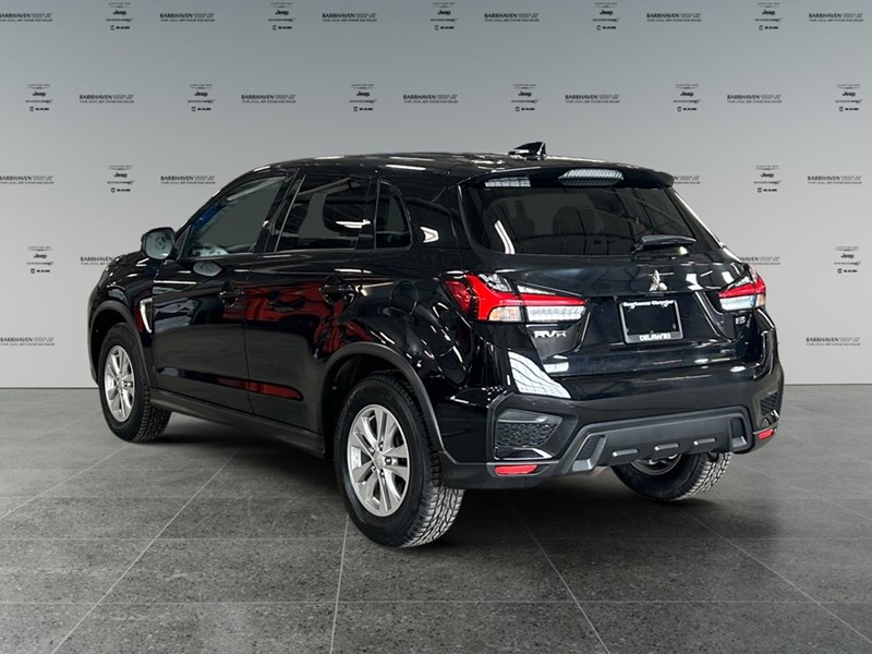 2021 Mitsubishi RVR SE AWC | Low KM's