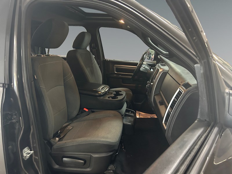 2021 RAM 1500 Classic Warlock 4x4 Crew V8 | Sunroof | Local Trade