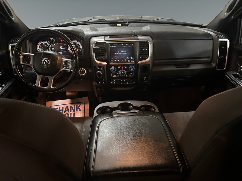 2021 RAM 1500 Classic Warlock 4x4 Crew V8 | Sunroof | Local Trade