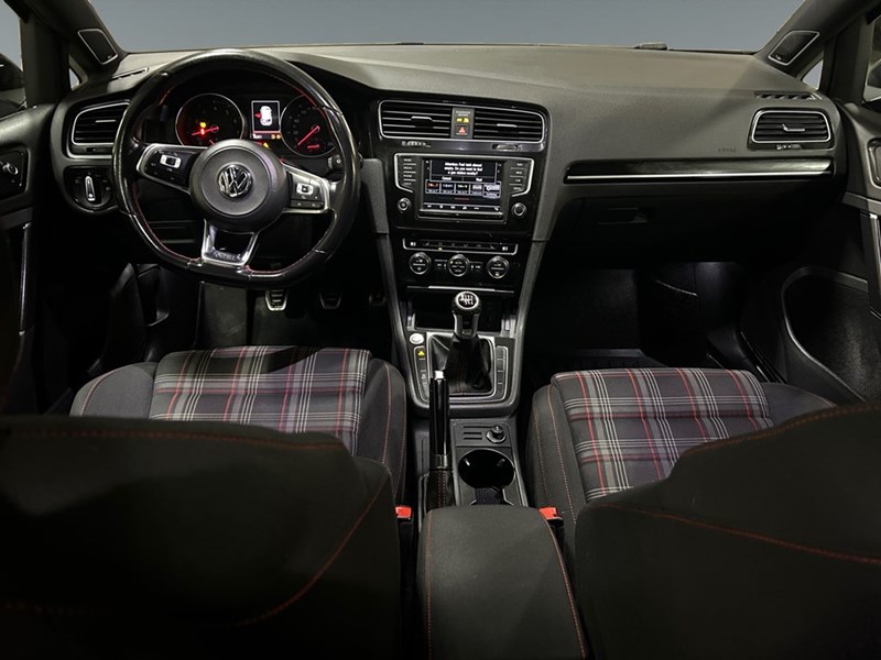 2017 Volkswagen Golf GTI Autobahn | 6-Speed | Ultra Low KM's
