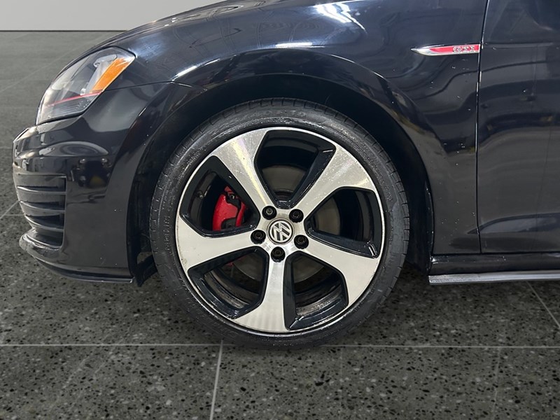 2017 Volkswagen Golf GTI Autobahn | 6-Speed | Ultra Low KM's