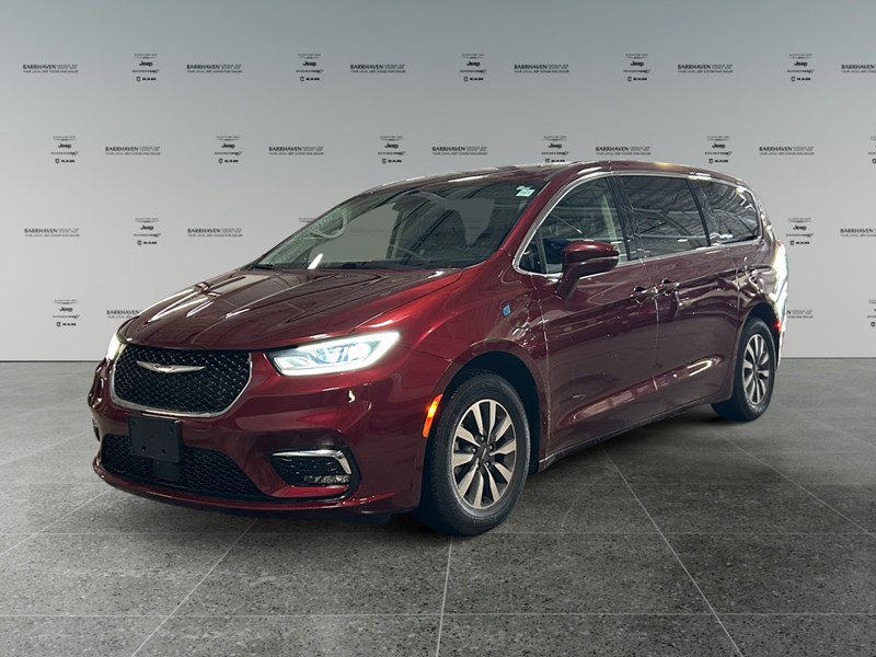 2022 Chrysler Pacifica Hybrid Touring L | Local Trade IN