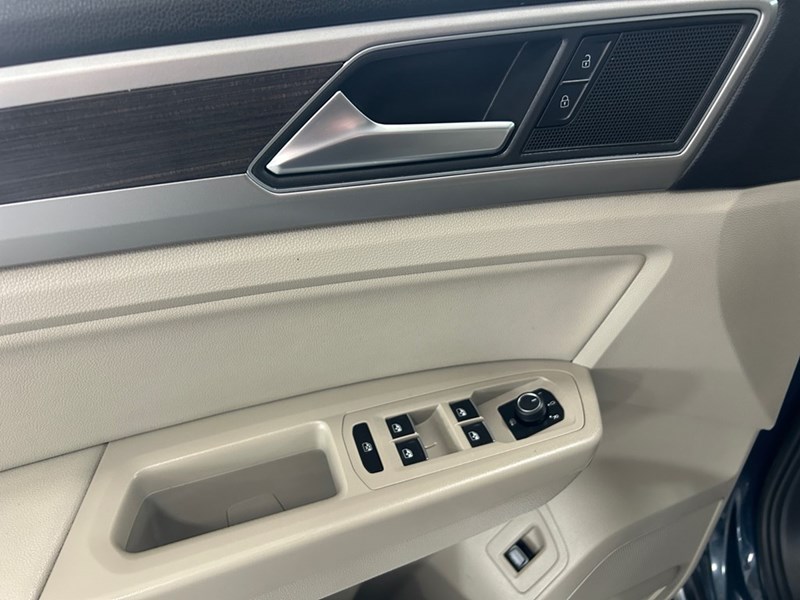 2019 Volkswagen Atlas Highline R-Line 3.6 FSI 4MOTION | Low KM's
