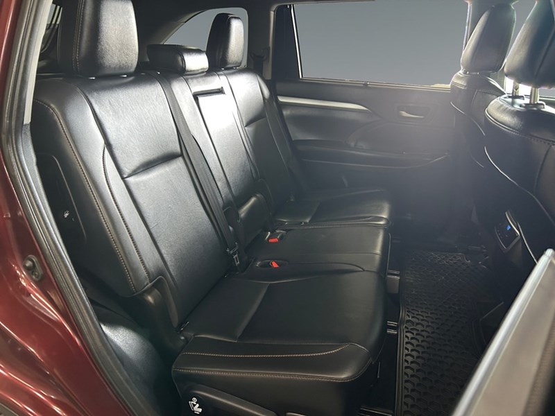 2019 Toyota Highlander AWD XLE | 8-PASS