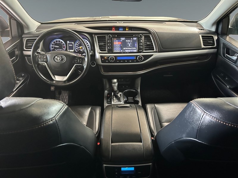 2019 Toyota Highlander AWD XLE | 8-PASS