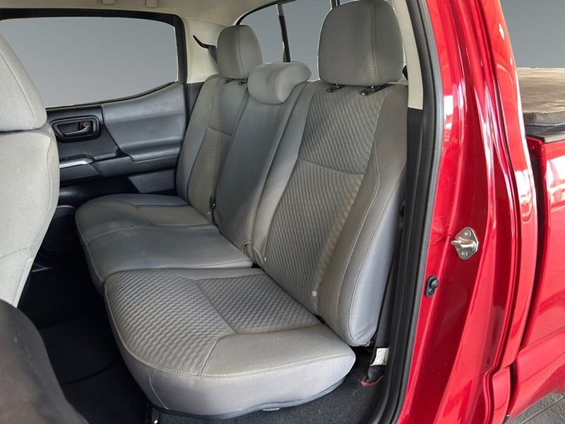 2020 Toyota Tacoma 4x4 Double Cab | Low KM's