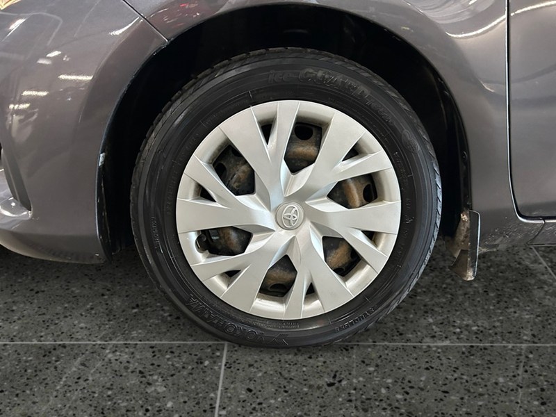 2019 Toyota Yaris LE Hatch | Ultra Low KM's