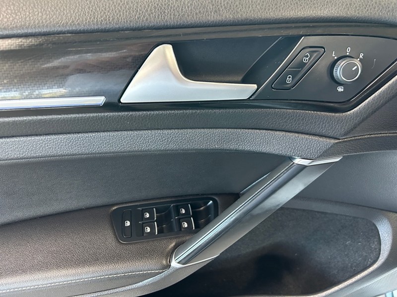 2019 Volkswagen Golf R | 6-Speed