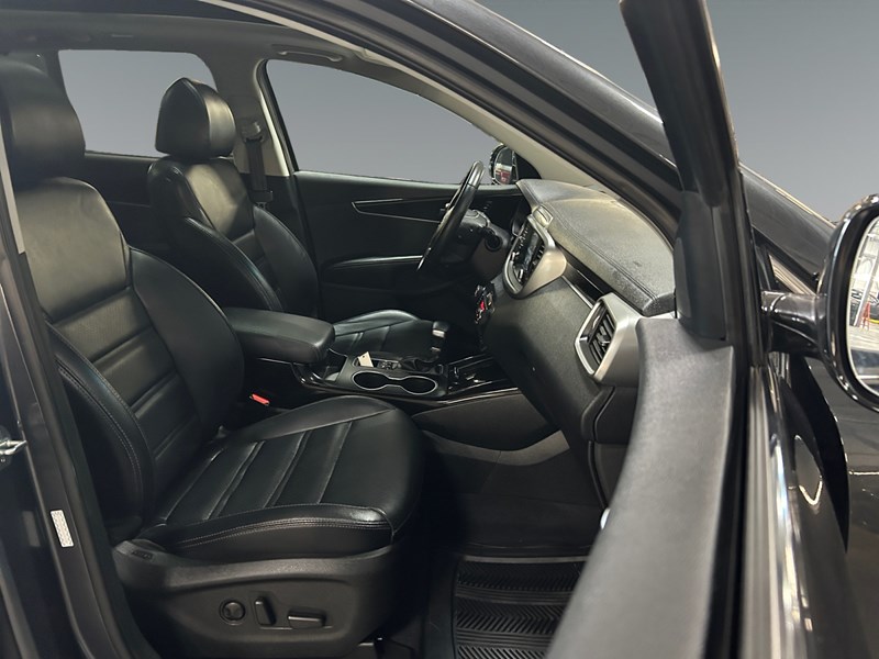 2020 Kia Sorento EX V6 AWD | 7-Pass | Ultra Low KM's