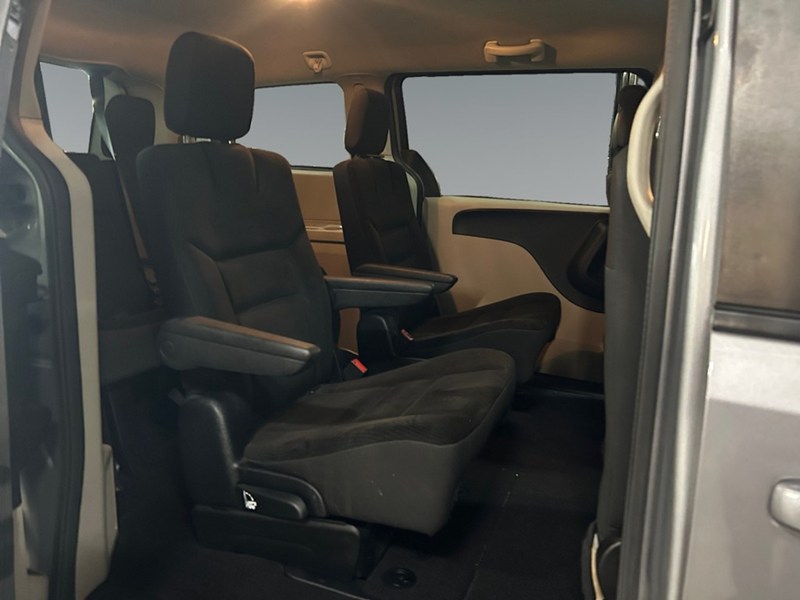 2017 Dodge Grand Caravan SXT | Stow N GO