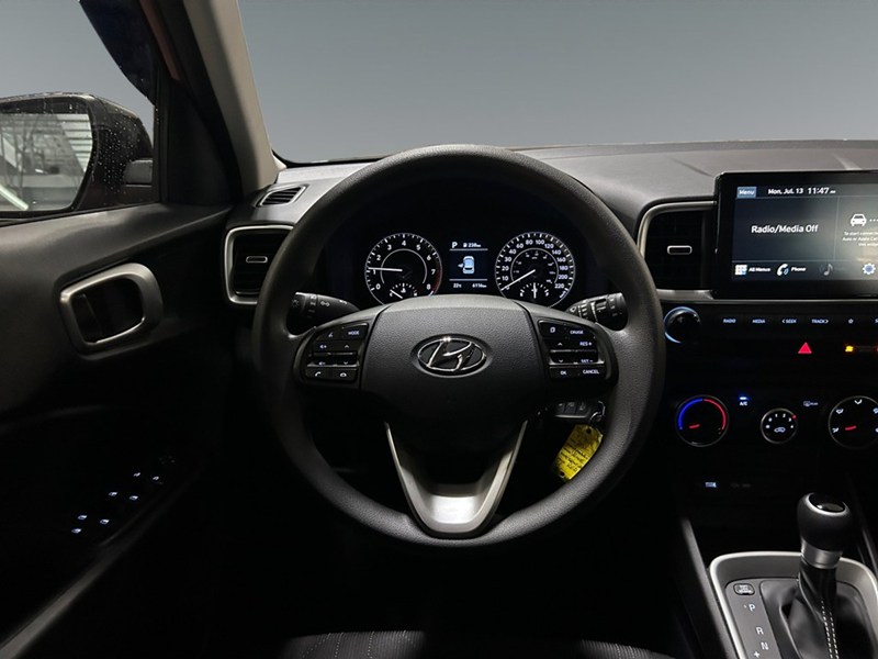 2022 Hyundai Venue Essential IVT w/Two-Tone | Ultra Low KM's