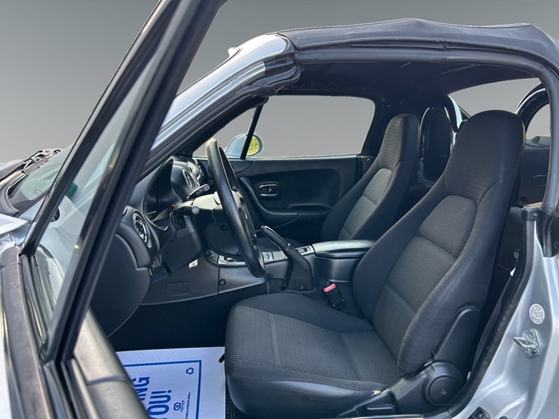 2000 Mazda MX-5 Miata Coupe Convertible Auto